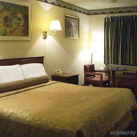Red Carpet Inn Уильямстаун Номер фото